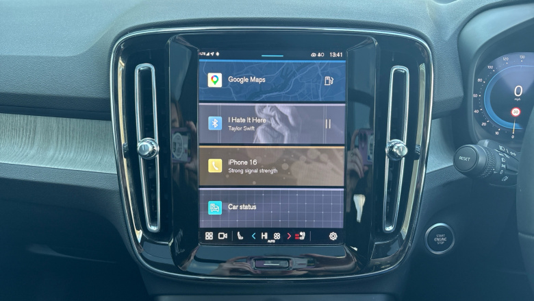 Volvo XC40 2.0 B4P Ultra Dark 5dr Auto Petrol Estate